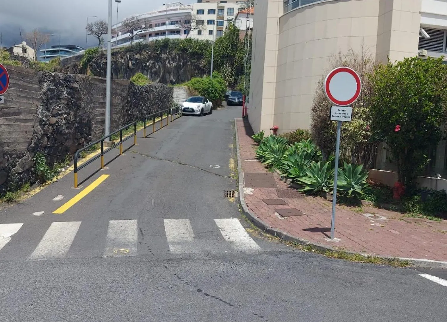 Modern Urban Apartment Funchal